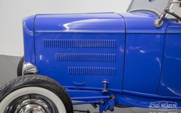 Ford-High-boy-1932-Light-Blue-Tan-16
