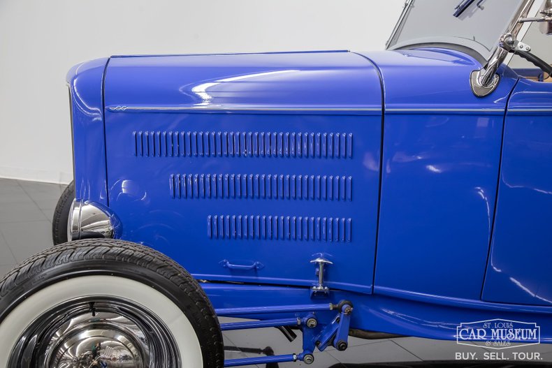 Ford-High-boy-1932-Light-Blue-Tan-16