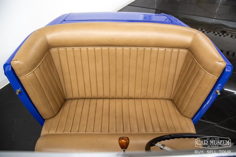 Ford-High-boy-1932-Light-Blue-Tan-19