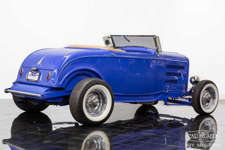 Ford-High-boy-1932-Light-Blue-Tan-2