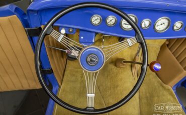 Ford-High-boy-1932-Light-Blue-Tan-21