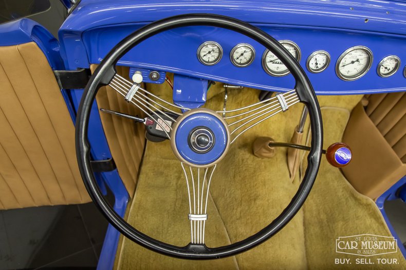 Ford-High-boy-1932-Light-Blue-Tan-21