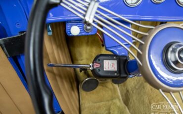 Ford-High-boy-1932-Light-Blue-Tan-22