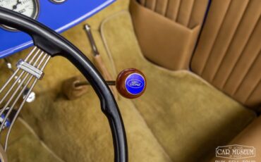 Ford-High-boy-1932-Light-Blue-Tan-24