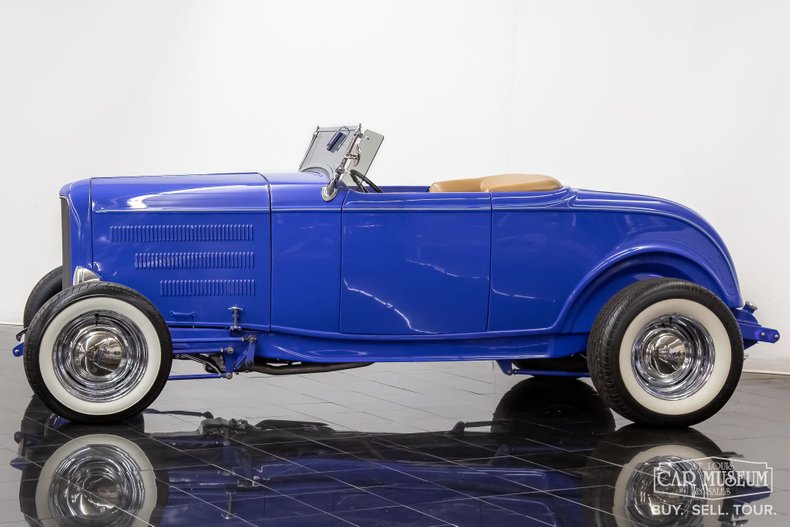 Ford-High-boy-1932-Light-Blue-Tan-29