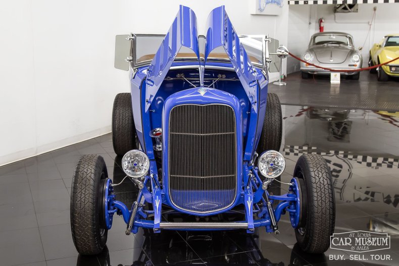 Ford-High-boy-1932-Light-Blue-Tan-3