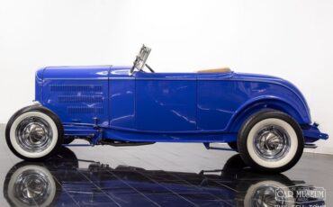Ford-High-boy-1932-Light-Blue-Tan-30