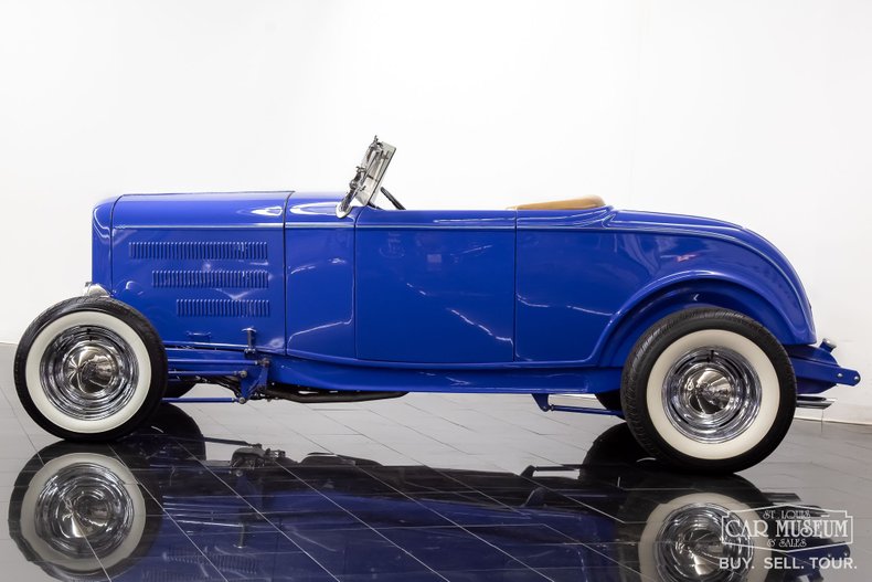 Ford-High-boy-1932-Light-Blue-Tan-30