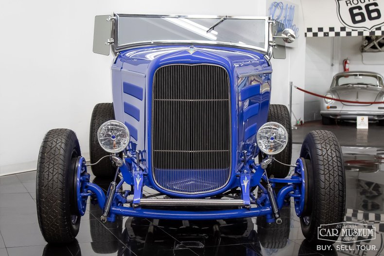 Ford-High-boy-1932-Light-Blue-Tan-31