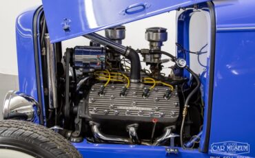Ford-High-boy-1932-Light-Blue-Tan-32