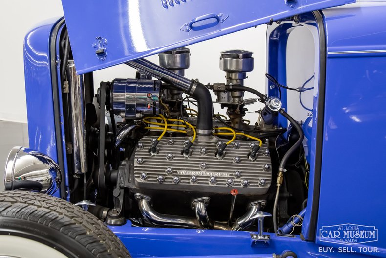 Ford-High-boy-1932-Light-Blue-Tan-32