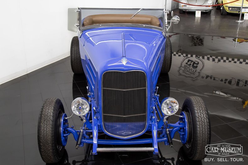 Ford-High-boy-1932-Light-Blue-Tan-37