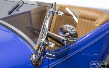 Ford-High-boy-1932-Light-Blue-Tan-45