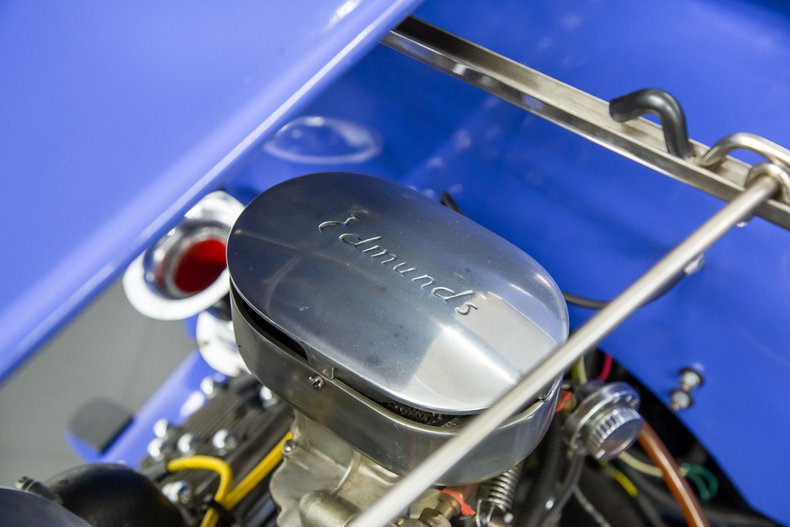 Ford-High-boy-1932-Light-Blue-Tan-8