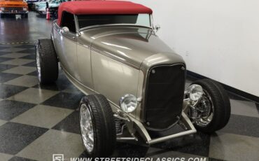 Ford-High-boy-1932-Phantom-Grey-Burgundy-1