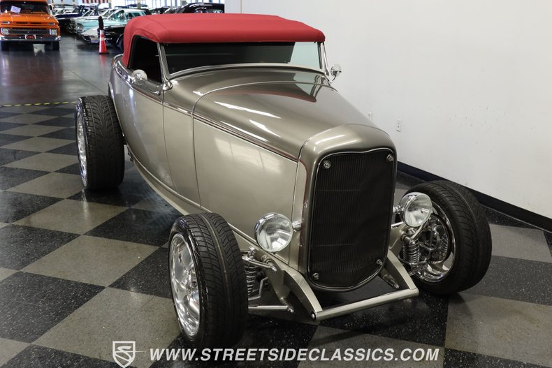Ford-High-boy-1932-Phantom-Grey-Burgundy-1