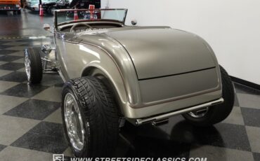 Ford-High-boy-1932-Phantom-Grey-Burgundy-13