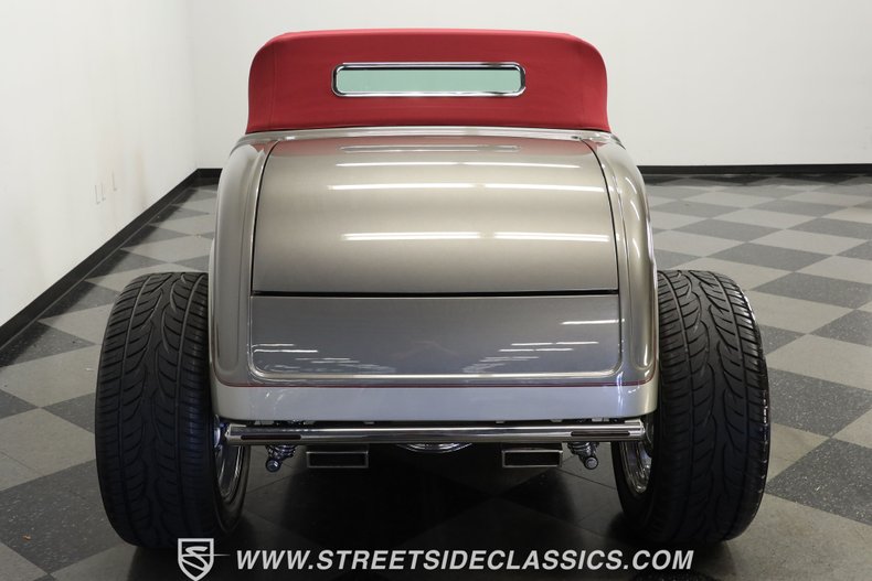 Ford-High-boy-1932-Phantom-Grey-Burgundy-14
