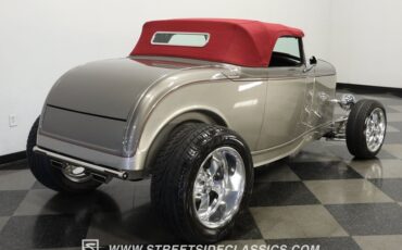 Ford-High-boy-1932-Phantom-Grey-Burgundy-16