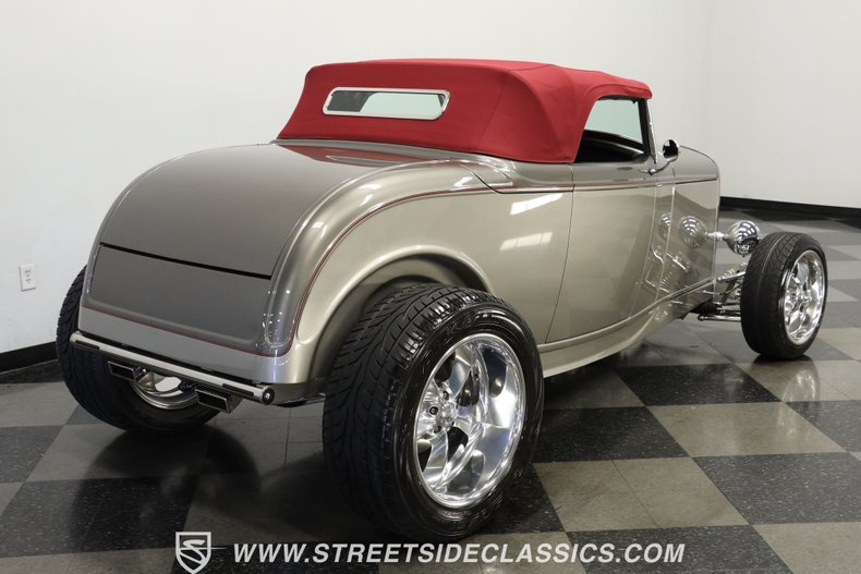 Ford-High-boy-1932-Phantom-Grey-Burgundy-16