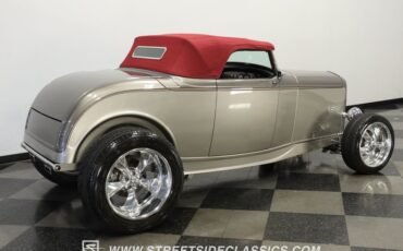 Ford-High-boy-1932-Phantom-Grey-Burgundy-17