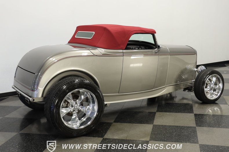 Ford-High-boy-1932-Phantom-Grey-Burgundy-17
