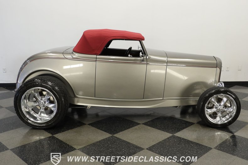 Ford-High-boy-1932-Phantom-Grey-Burgundy-18