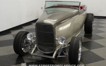 Ford-High-boy-1932-Phantom-Grey-Burgundy-20