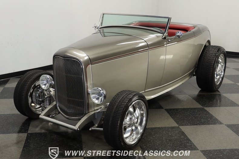 Ford-High-boy-1932-Phantom-Grey-Burgundy-21