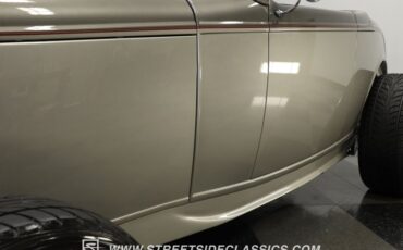 Ford-High-boy-1932-Phantom-Grey-Burgundy-23