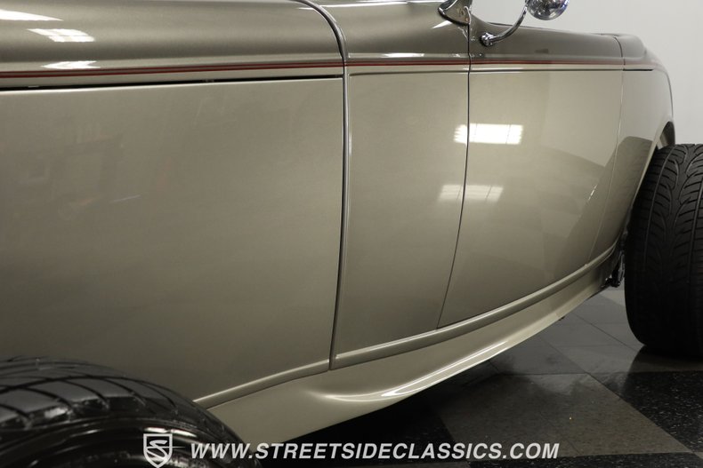 Ford-High-boy-1932-Phantom-Grey-Burgundy-23