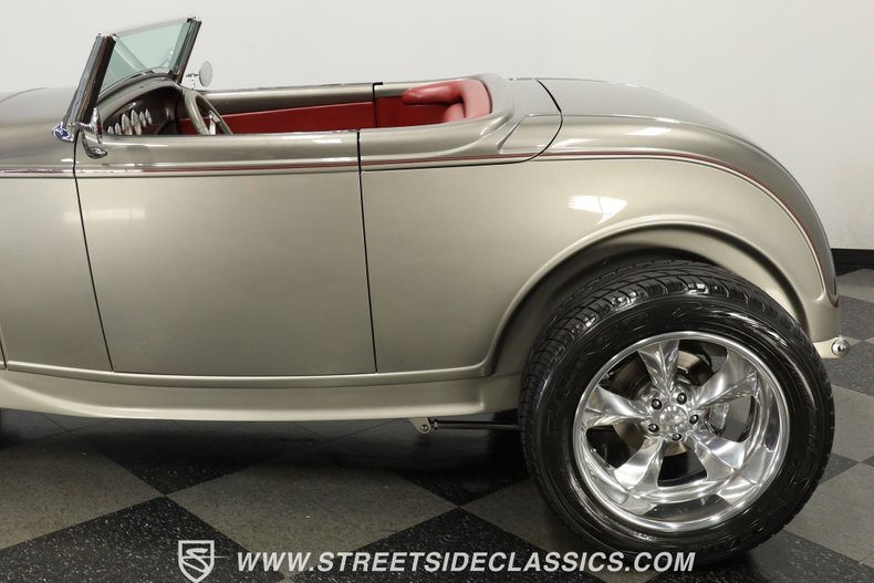 Ford-High-boy-1932-Phantom-Grey-Burgundy-25
