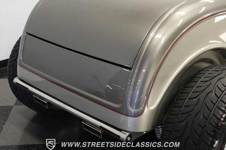 Ford-High-boy-1932-Phantom-Grey-Burgundy-26