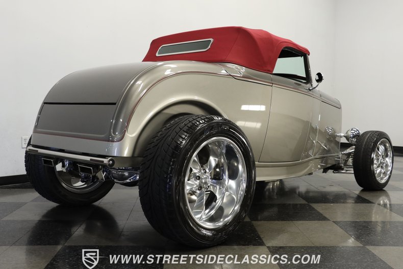 Ford-High-boy-1932-Phantom-Grey-Burgundy-27