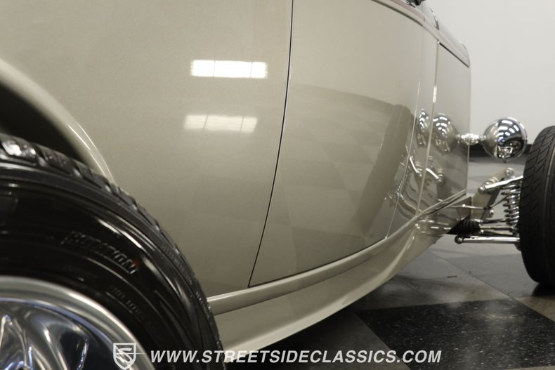 Ford-High-boy-1932-Phantom-Grey-Burgundy-28