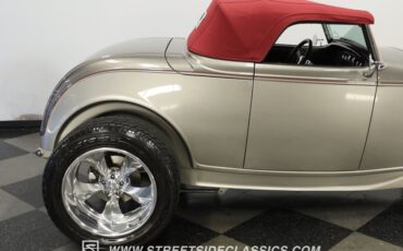Ford-High-boy-1932-Phantom-Grey-Burgundy-29