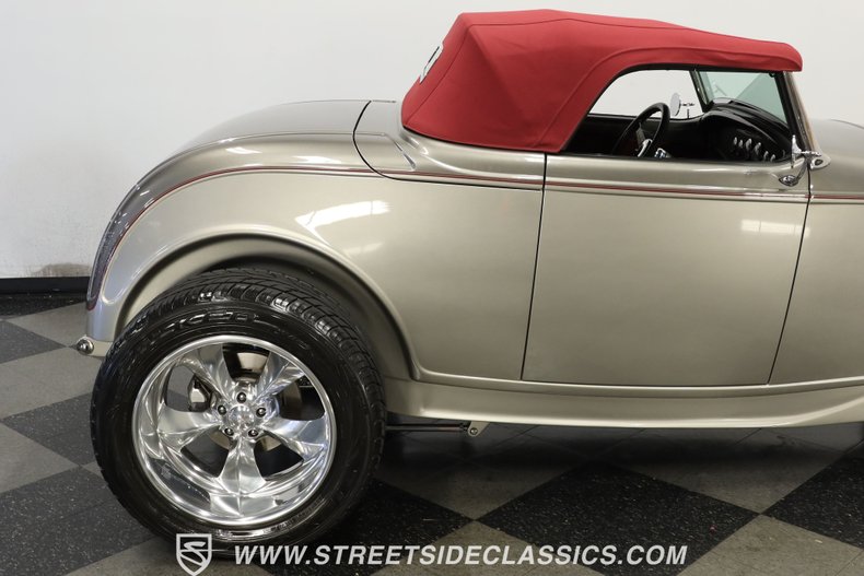 Ford-High-boy-1932-Phantom-Grey-Burgundy-29