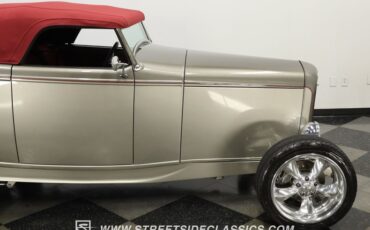 Ford-High-boy-1932-Phantom-Grey-Burgundy-30