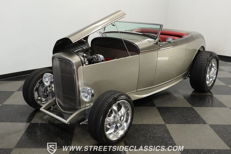 Ford-High-boy-1932-Phantom-Grey-Burgundy-31