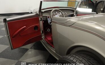 Ford-High-boy-1932-Phantom-Grey-Burgundy-34