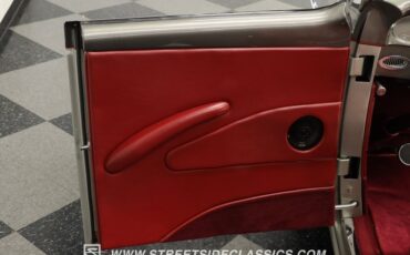 Ford-High-boy-1932-Phantom-Grey-Burgundy-35