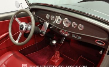 Ford-High-boy-1932-Phantom-Grey-Burgundy-44