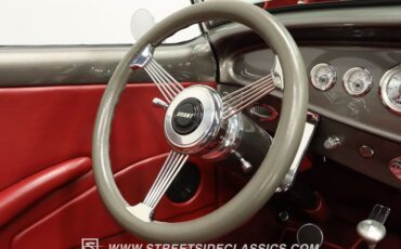 Ford-High-boy-1932-Phantom-Grey-Burgundy-45