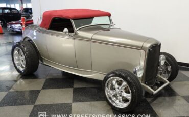 Ford-High-boy-1932-Phantom-Grey-Burgundy-49