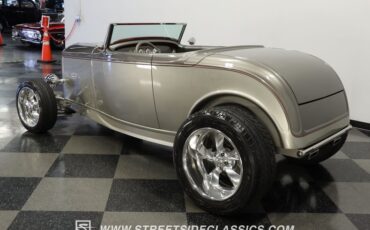 Ford-High-boy-1932-Phantom-Grey-Burgundy-9