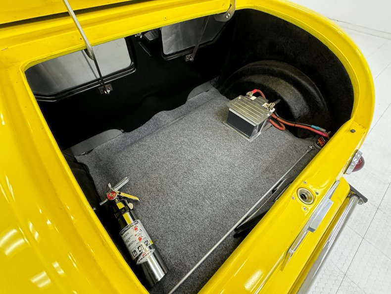 Ford-High-boy-1932-Yellow-Black-10