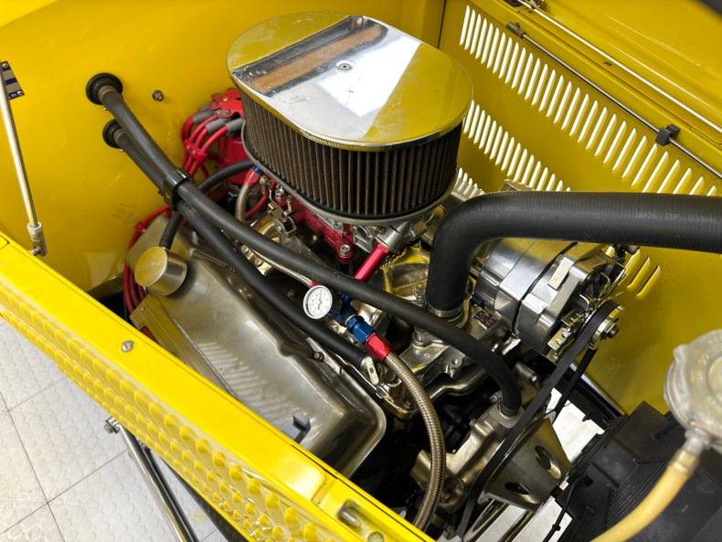 Ford-High-boy-1932-Yellow-Black-11