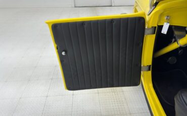 Ford-High-boy-1932-Yellow-Black-12