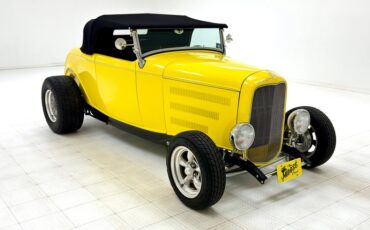 Ford-High-boy-1932-Yellow-Black-18
