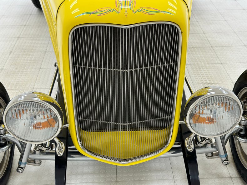 Ford-High-boy-1932-Yellow-Black-20